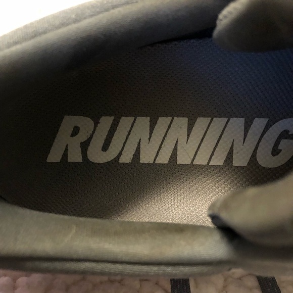 Women’s Nike Zoom Running Shoes Size 8. Grey. - Picture 2 of 16